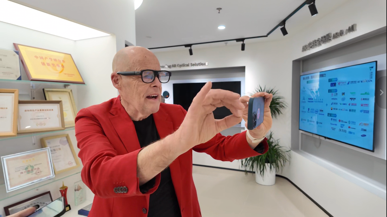 Breaking Language Barriers in Real Life How I Use the LLVision Leion Hey 2 Glasses as a Global Trendwatcher